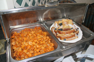 breakfast-buffet-full-french-toast